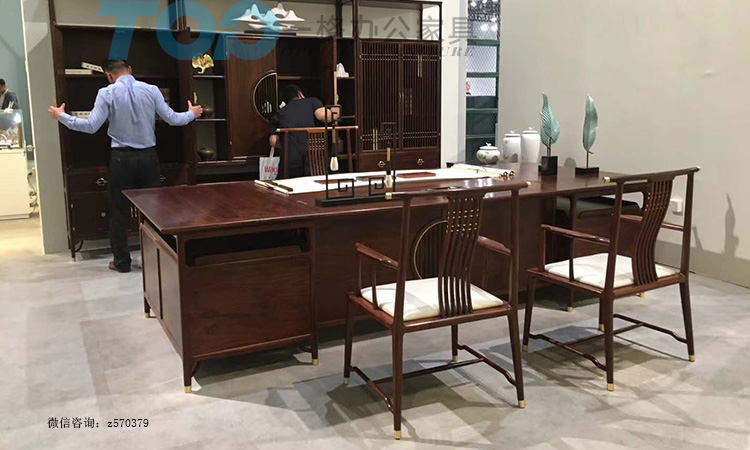 實(shí)木大班臺(tái).jpg 實(shí)木大班臺(tái).jpg