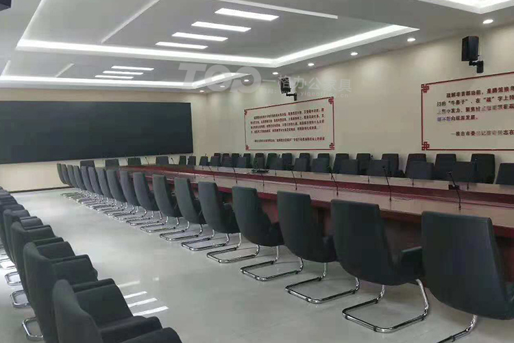 定制會(huì)議桌,只要你空間夠大,不用擔(dān)心沒有你想要的會(huì)議桌.jpg 定制會(huì)議桌,只要你空間夠大,不用擔(dān)心沒有你想要的會(huì)議桌.jpg