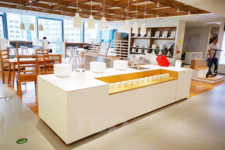 中國移動5G產(chǎn)品展示臺.jpg 中國移動5G產(chǎn)品展示臺.jpg