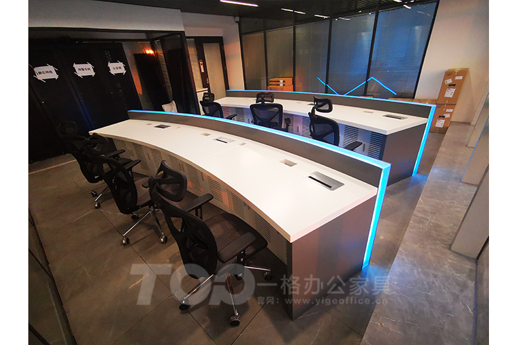 異形烤漆辦公操作臺里面.jpg 異形烤漆辦公操作臺里面.jpg