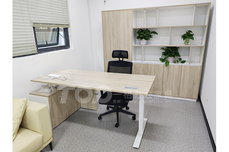 升級(jí)主管辦公桌.jpg 升級(jí)主管辦公桌.jpg