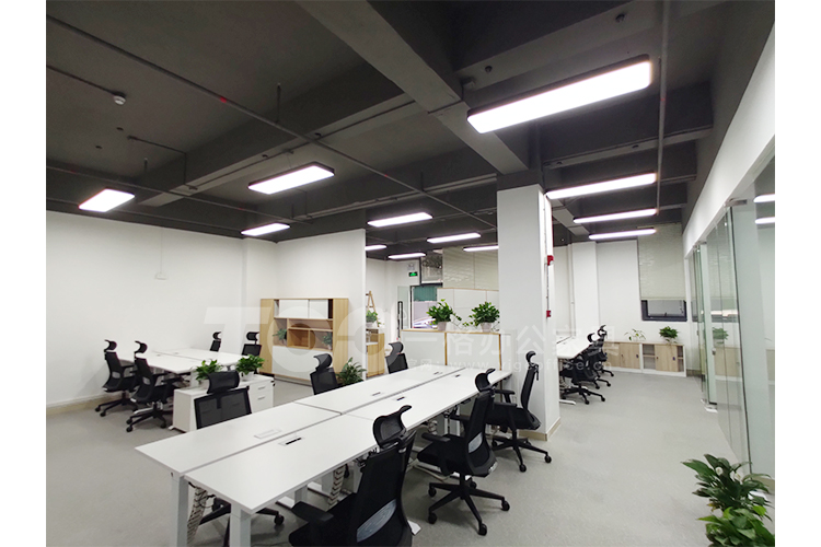 職員辦公升降辦公桌.jpg 職員辦公升降辦公桌.jpg