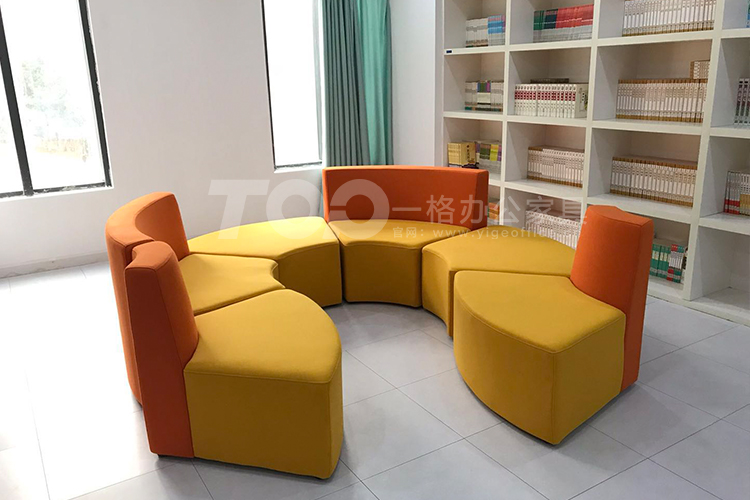 異形休閑沙發(fā).jpg 異形休閑沙發(fā).jpg