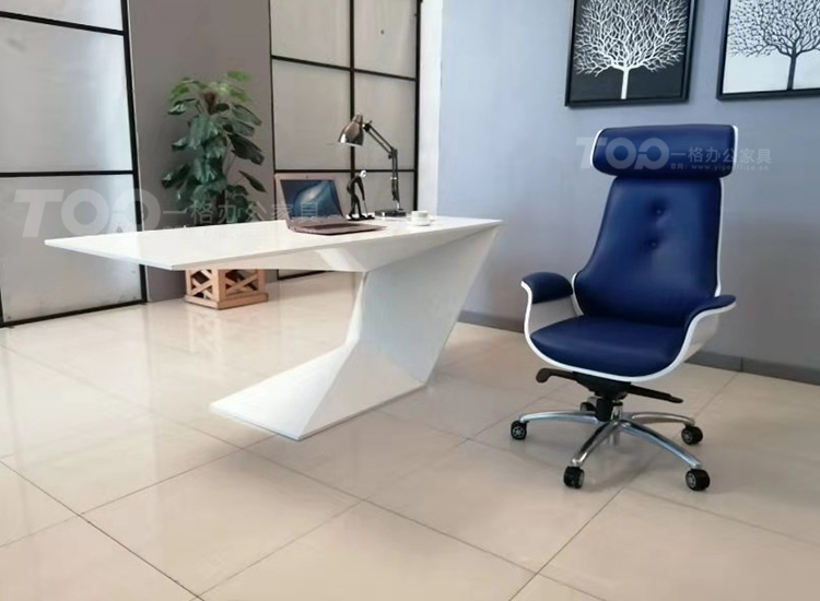 個(gè)性烤漆班臺(tái).jpg 個(gè)性烤漆班臺(tái).jpg