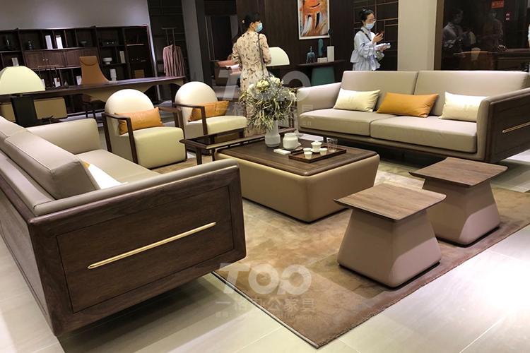 真皮實木辦公沙發(fā).jpg 真皮實木辦公沙發(fā).jpg