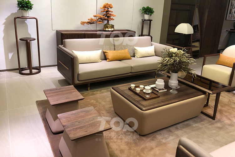 真皮實木沙發(fā).jpg 真皮實木沙發(fā).jpg