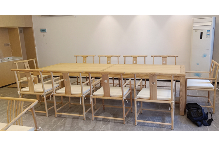 實(shí)木洽談桌.jpg 實(shí)木洽談桌.jpg