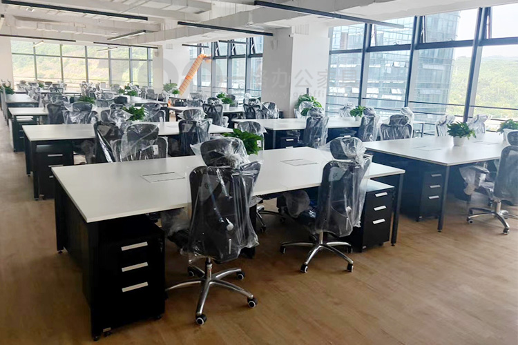 職員辦公桌椅.jpg 職員辦公桌椅.jpg